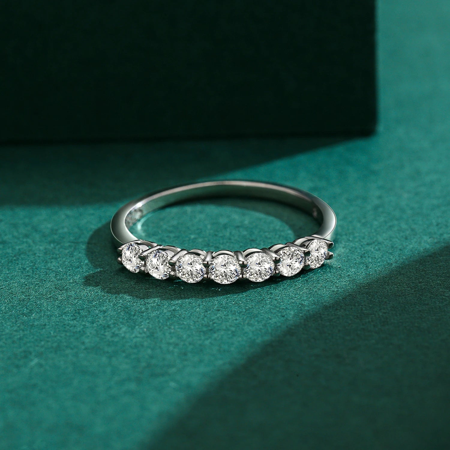 luxury 5A Zirconia Dazzling Classic Finger Ring.