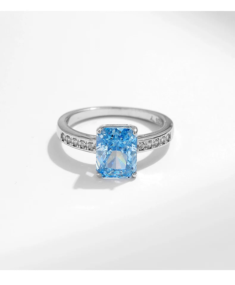 Luxury High Quality Rectangle Crushed Ice Cut Zirconia Ring.