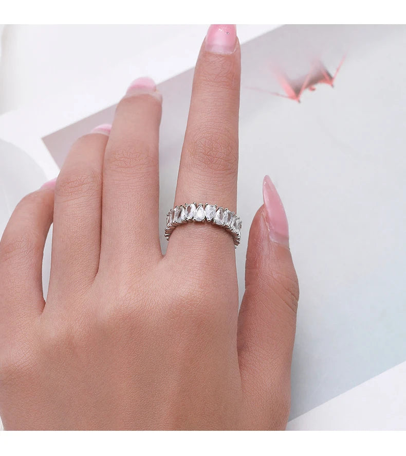 Water Drop Clear Zircon Sparkling Prong Setting Ring.