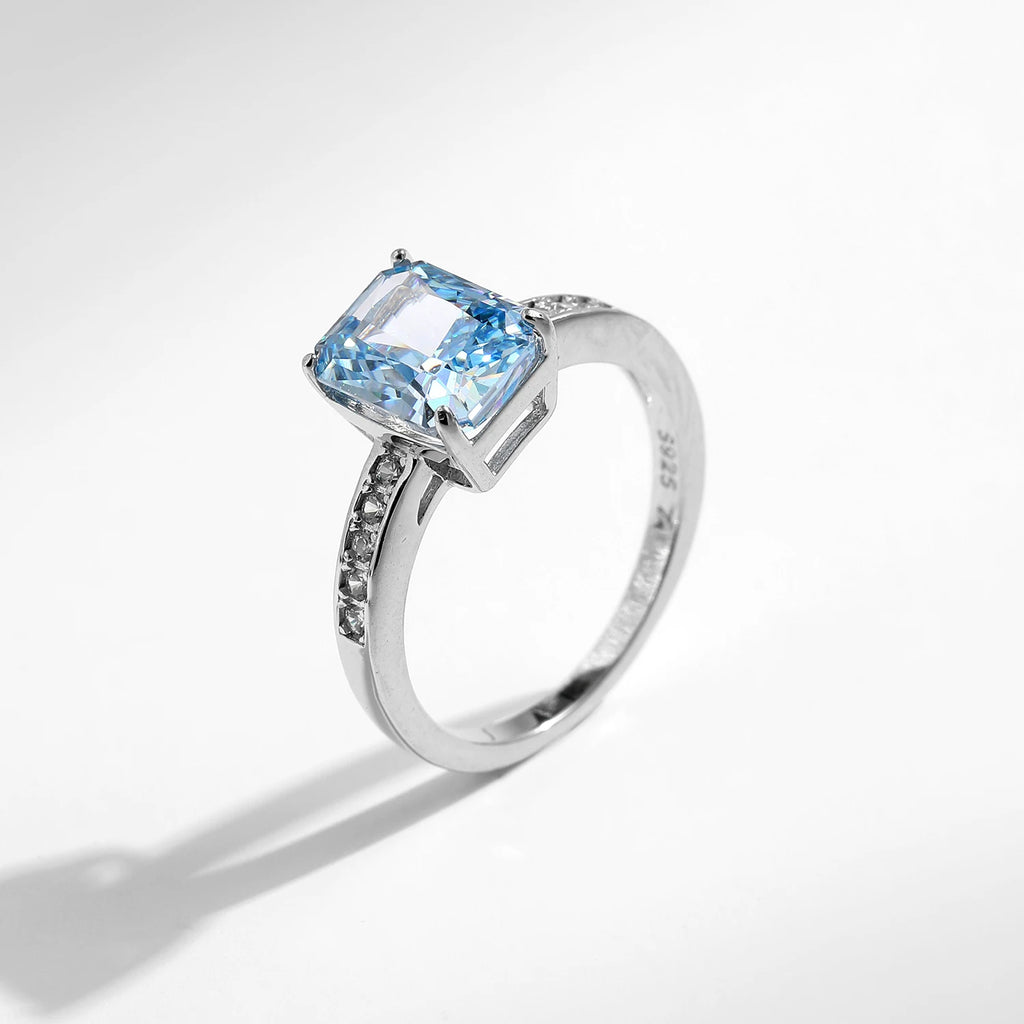 Luxury High Quality Rectangle Crushed Ice Cut Zirconia Ring.