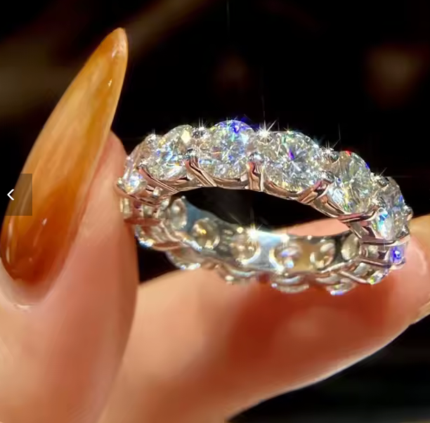 MOISSANITE RING