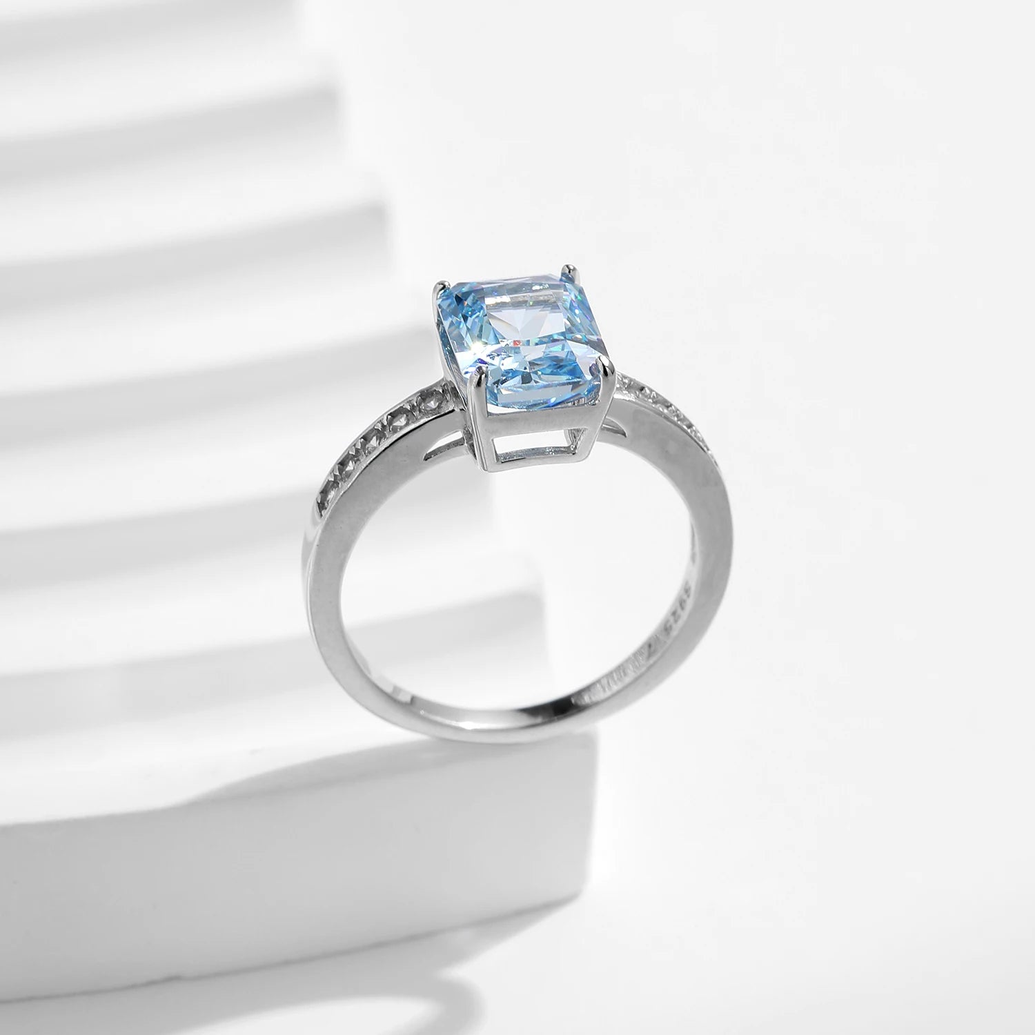 Luxury High Quality Rectangle Crushed Ice Cut Zirconia Ring.