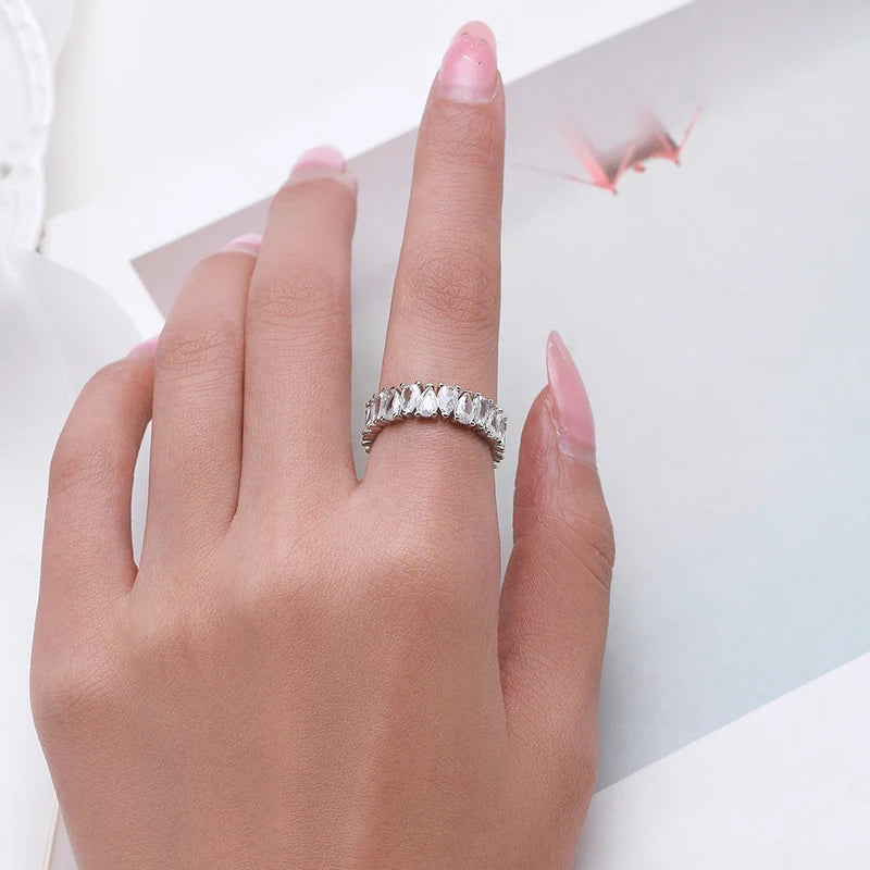 Water Drop Clear Zircon Sparkling Prong Setting Ring.